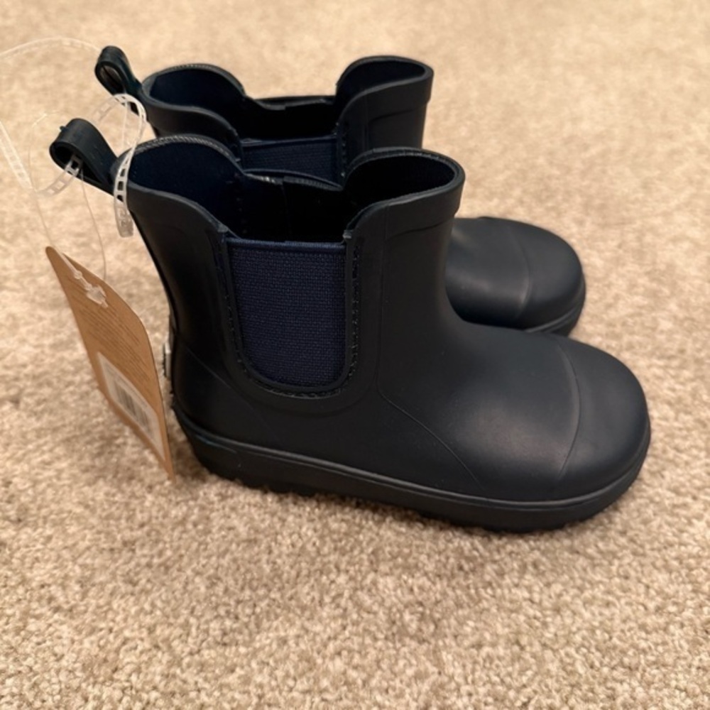 NWT BearPaw toddler size 6 navy blue rubber boots